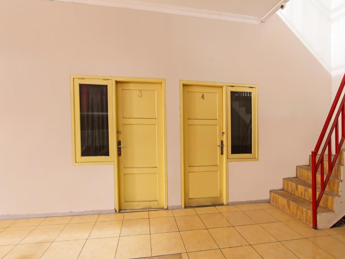Oyo 3060 Al Fatih Guest House Syariah Tegal  Exterior foto