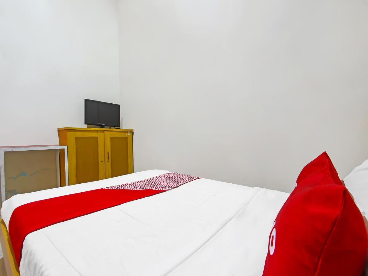 Oyo 3060 Al Fatih Guest House Syariah Tegal  Exterior foto