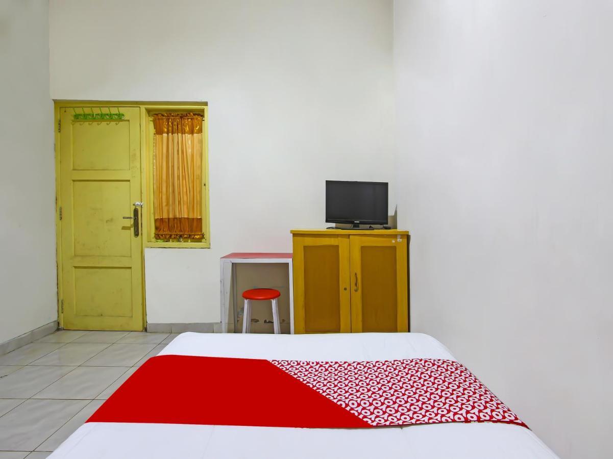 Oyo 3060 Al Fatih Guest House Syariah Tegal  Exterior foto